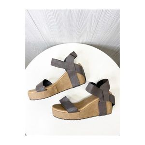 Boutique style platform brown 8M
